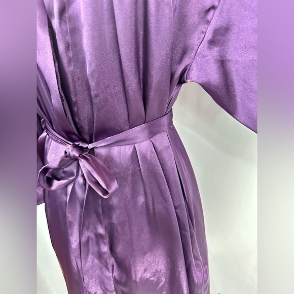 Vintage Lucy Pereda silky deep purple robe size M - Picture 9 of 14